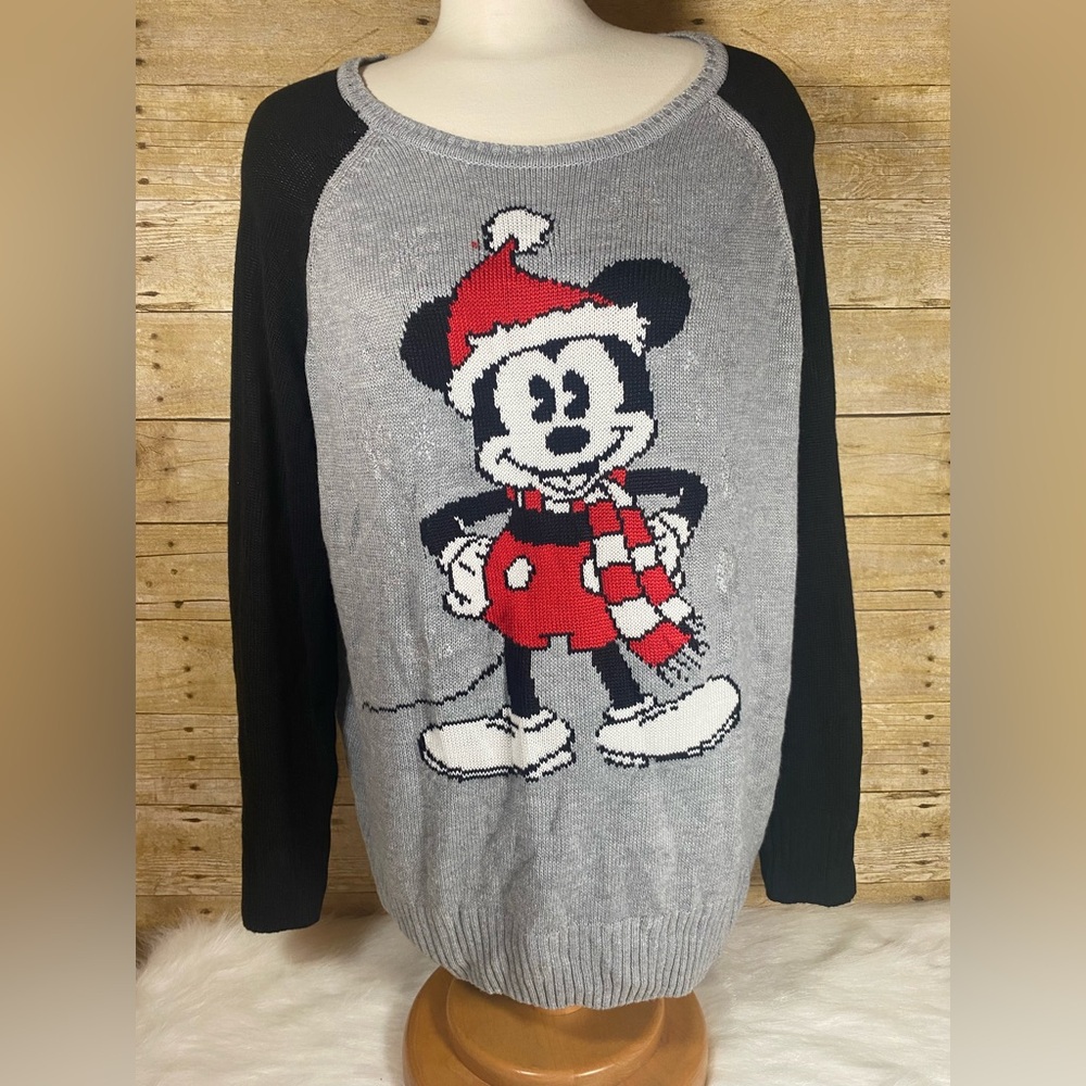 Torrid Disney sz 1 Mickey Mouse Christmas Holiday Acrylic Sweater